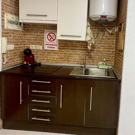 Studio Flat 150M Away From Beach ตอร์เรเวียคา ภายนอก รูปภาพ