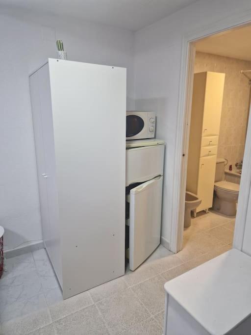 Studio Flat 150M Away From Beach ตอร์เรเวียคา ภายนอก รูปภาพ
