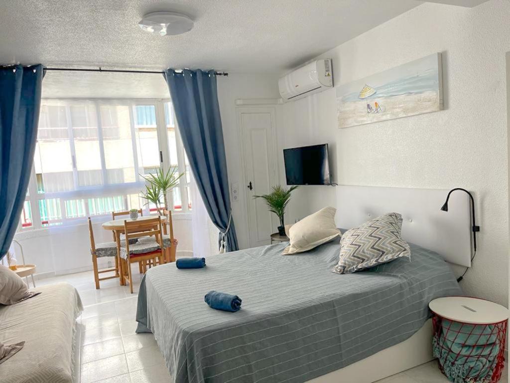 Studio Flat 150M Away From Beach ตอร์เรเวียคา ภายนอก รูปภาพ