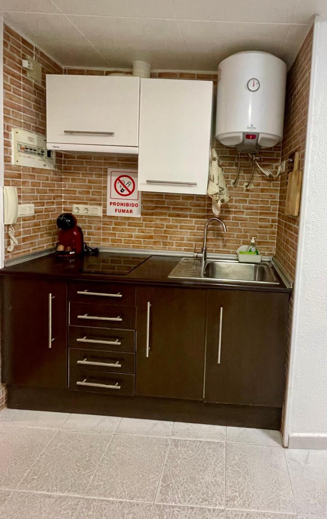 Studio Flat 150M Away From Beach ตอร์เรเวียคา ภายนอก รูปภาพ